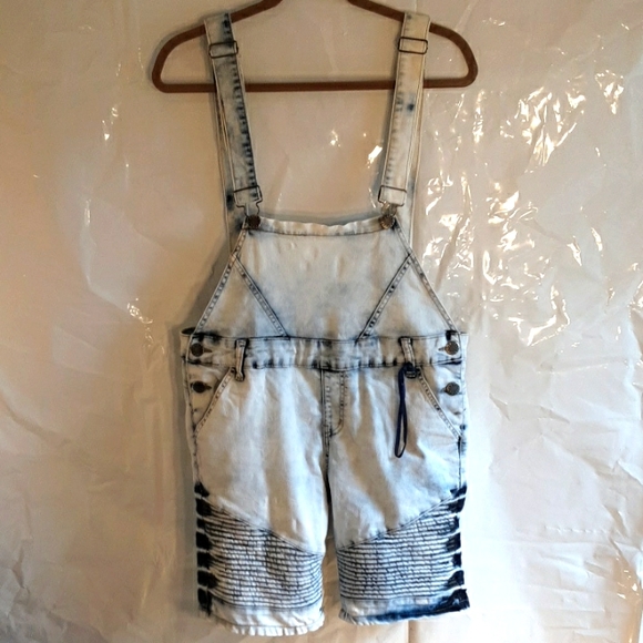 White Washed Blue Jean Overalls By VIP Jeans. - Picture 1 of 10